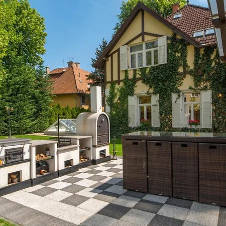 Uhu Villa 750 M2 - Budapest Exterior photo