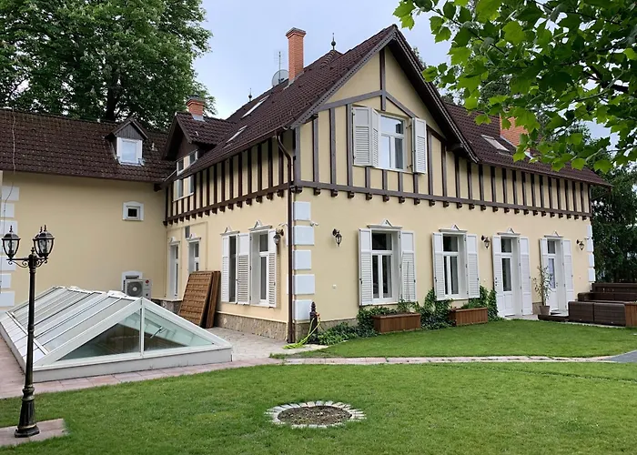 Uhu Villa 750 M2 - Budapest