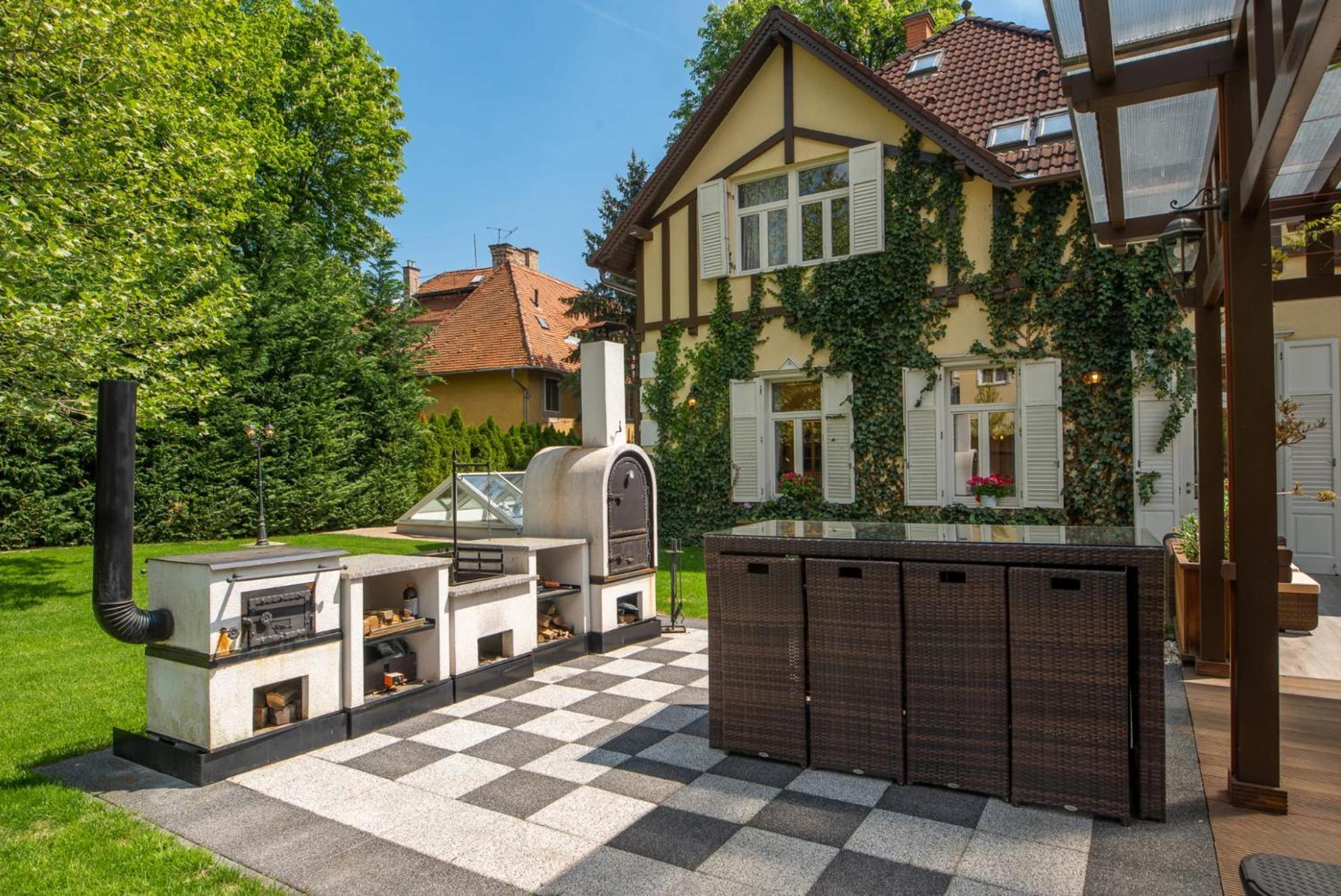 Willa Uhu 750 M2 -