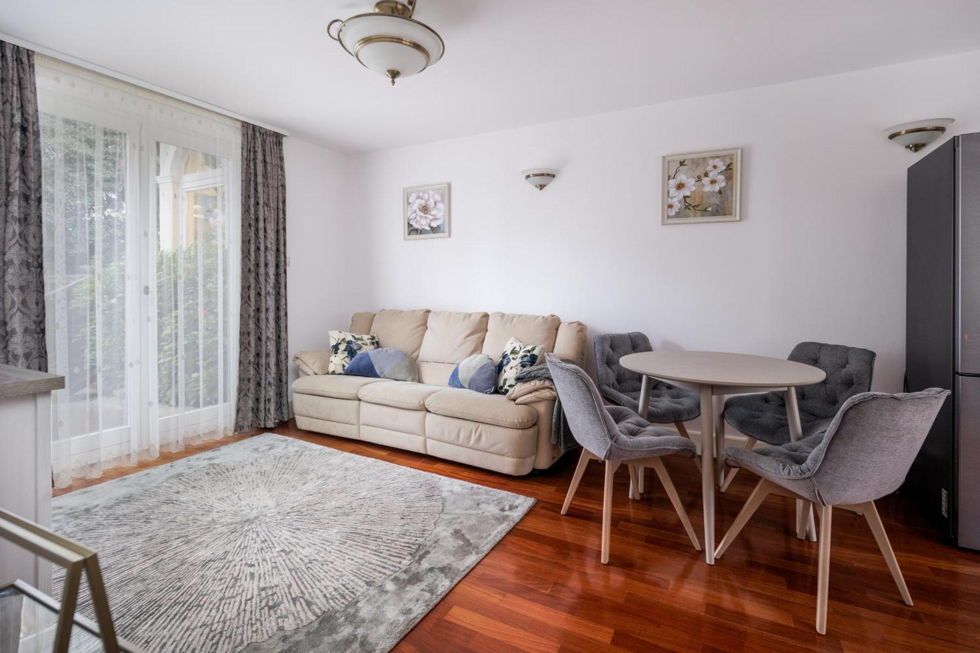 Willa Uhu 750 M2 -
